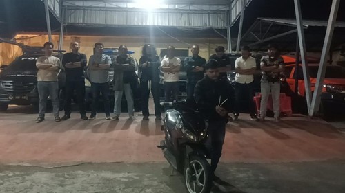 Polda NTB menangkap jambret berinisial IS alias Cekok yang beraksi di Kota Mataram, Selasa (26/5/2026). (Foto: Dok Polda NTB)