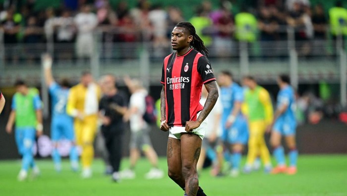 Soccer Football - Serie A - AC Milan v Cagliari - San Siro, Milan, Italy - May 24, 2026 AC Milans Rafael Leao looks dejected after the match REUTERS/Daniele Mascolo
