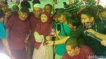 Tangis Haru Ria Ricis Lihat Sapi Kurbannya Disembelih