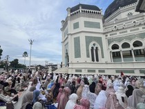 Ribuan Jamaah Padati Masjid Raya Al Mashun Medan untuk Salat Idul Adha