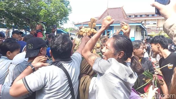 Suasana grebeg besar yang digelar Paku Buwono XIV Purbaya, Rabu (27/5/2026) Suasana grebeg besar yang digelar Paku Buwono XIV Purbaya, Rabu (27/5/2026)