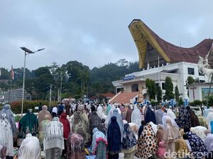 Warga Toraja Salat Id di Plaza Kolam Makale, Wabup Ajak Teladani Nabi Ibrahim