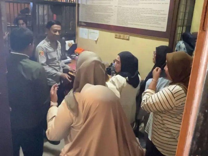 Tahanan Polres Kubu Raya bertemu keluarga di momen Idul Adha. (dok Istimewa)