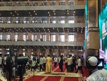 Wapres Gibran Salat Idul Adha di Istiqlal, Didampingi Sejumlah Menteri