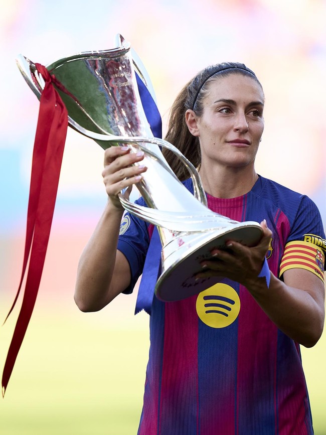 Bukan Lionel Messi, Alexia Putellas Rajanya Trofi di Barcelona