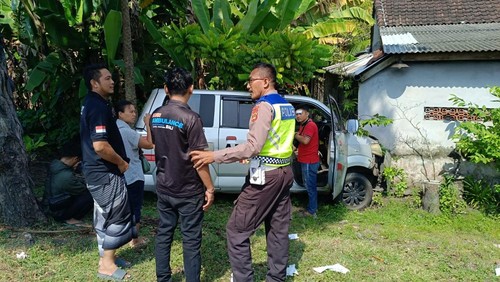Mobil ambulans jenazah tabrak rumah di Jalan Denpasar-Gilimanuk, Melaya, Jembrana, Bali, Kamis (28/5/2026).