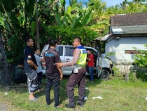 Ban Pecah, Ambulans Jenazah Tabrak Rumah di Jalan Denpasar-Gilimanuk
