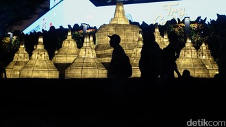 Rayakan Waisak, Lampion Buddha Hiasi Bundaran HI