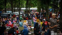 Ragam Cerita Warga di Tempat Wisata saat Cuti Bersama Idul Adha
