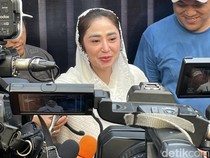 Dewi Perssik Ungkap Alasan Selalu Mengaji Sebelum Live TV