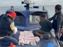 Video Polisi Cegat Penyelundupan 30 Kg Sabu dari Malaysia di Perairan Asahan