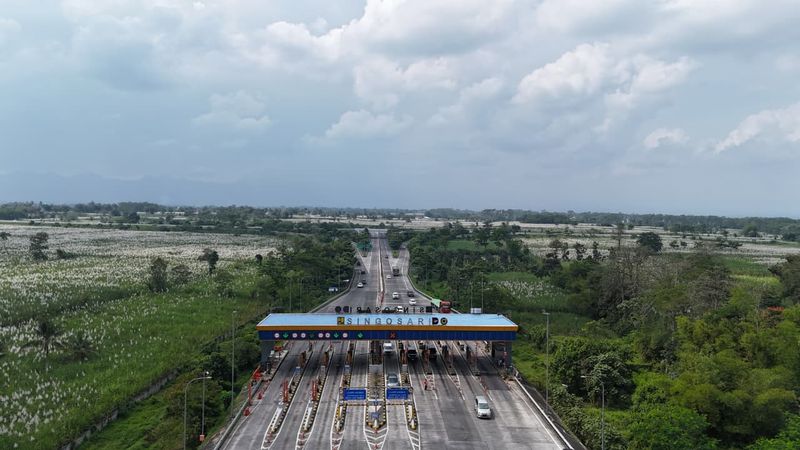 Gerbang Tol Pandaan-Malang. Gerbang Tol Pandaan-Malang.