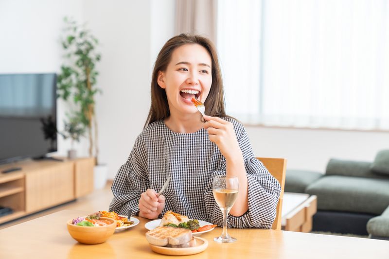 Ilustrasi Makan Daging Ilustrasi Makan Daging