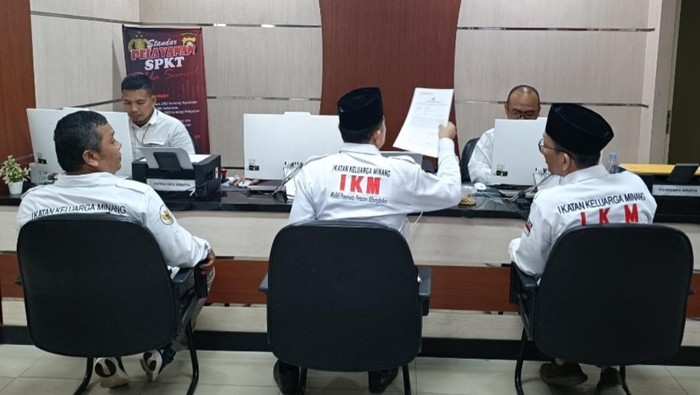 Ketua dan Sekretaris DPW IKM Sumsel melaporkan Abu Janda ke Polda Sumsel