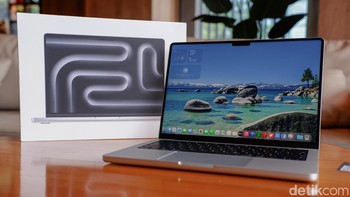 MacBook Pro M5 Pro cocok untuk kreator konten, editor video, programmer, desainer grafis, hingga developer AI yang membutuhkan performa tinggi dalam bodi portabel premium. Foto: Adi FR/detikINET
