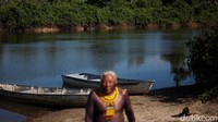Megaron yang kini berusia 75 tahun dikenal sebagai salah satu tokoh masyarakat adat yang selama puluhan tahun aktif memperjuangkan perlindungan wilayah adat Kayapo di Brasil. Ia merupakan keponakan sekaligus penerus Raoni Metuktire, kepala adat berusia 94 tahun yang telah lama menjadi simbol perjuangan pelestarian Amazon di mata dunia. REUTERS/Adriano Machado