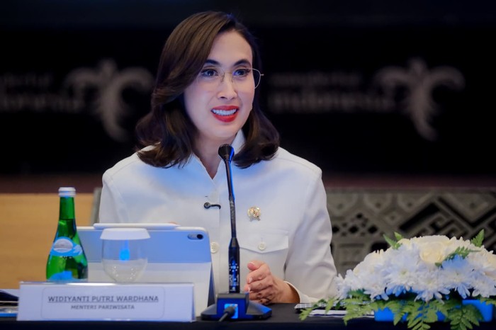 Kementerian Pariwisata mencatat terdapat sekitar 1.600 pelaku usaha akomodasi tidak berizin yang saat ini masih dipasarkan di Online Travel Agent (OTA)