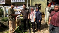 Once Mekel Salurkan Hewan Kurban dan Berbagi Kebaikan di Idul Adha