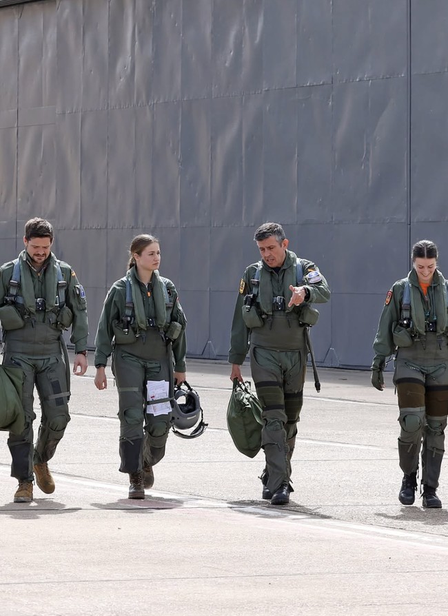 Video tersebut dirilis setelah Leonor bersama rekan-rekan taruna tingkat empat mengunjungi Wing ke-14 Angkatan Udara dan Antariksa Spanyol di Pangkalan Udara Los Llanos, Albacete, pada 5 Mei 2026.  Foto: dok. Instagram
