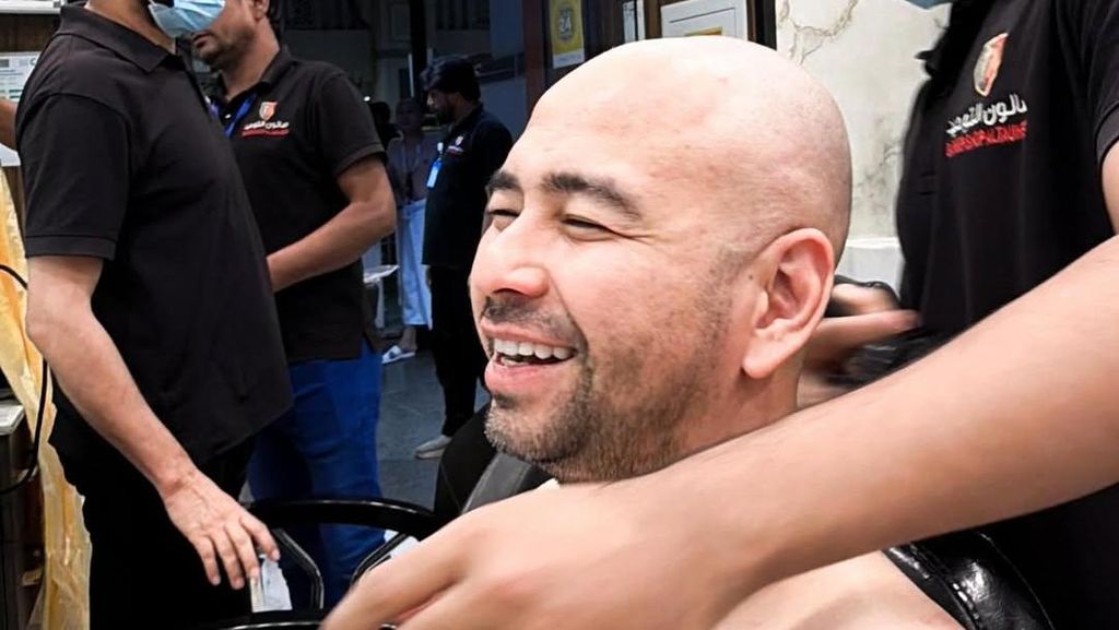 Raffi Ahmad Tampil Plontos Jalani Ibadah Haji