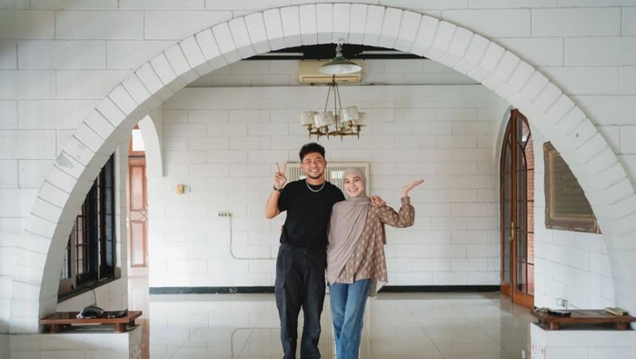 Rumah baru Ananda Omesh dan istrinya Dian Ayu Lestari
