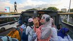 Serunya Lansia Nikmati Panorama Jakarta dari Bus Wisata Atap Terbuka