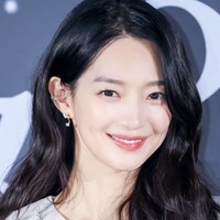 Visualnya Awet Muda, Penampilan Shin Min Ah di Usia 42 Bikin Terpesona