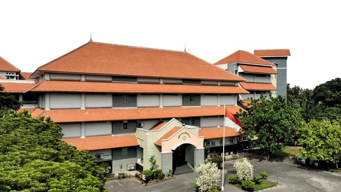 SMA Al Hikmah Surabaya