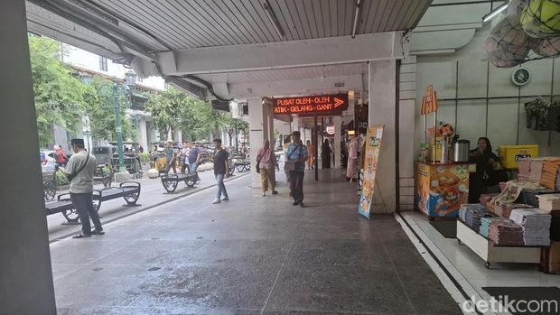 Suasana Malioboro Jogja pada libur H+1 Idul Adha, Kamis (28/5/2026). Suasana Malioboro Jogja pada libur H+1 Idul Adha, Kamis (28/5/2026).