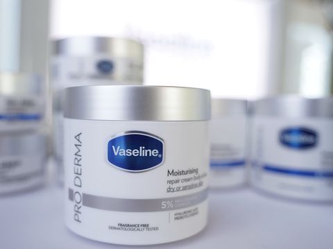 Vaseline Pro Derma