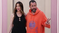 Adam Sandler Pakai Hoodie ke Premier Film, Gayanya Disebut Mempermalukan Istri