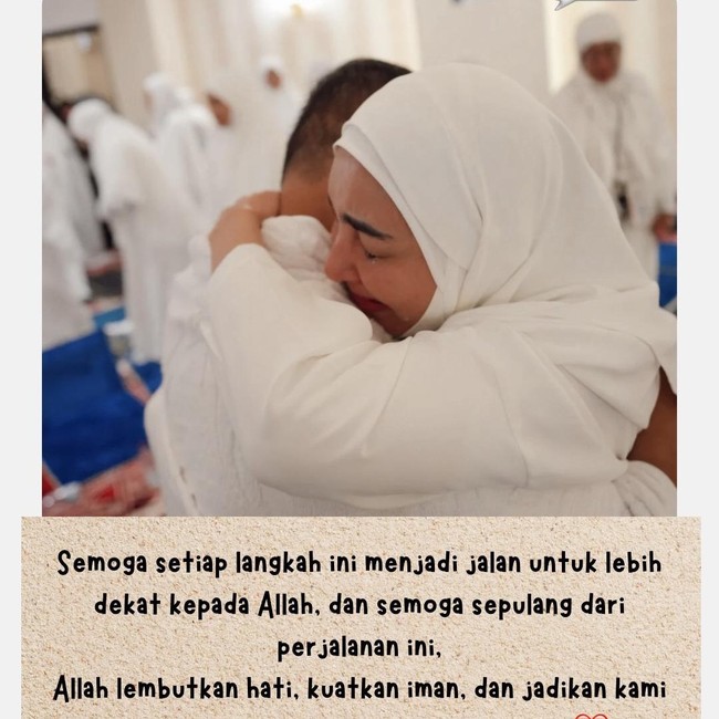 Tangis Ashanty dan Anang Hermansyah saat Jalani Ibadah Haji
