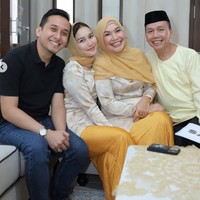 Gaya Serasi Ayu Ting Ting & Kevin Gusnadi Disorot, Rayakan Idul Adha Bareng