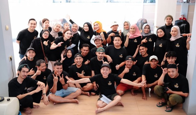 Kevin sendiri diketahui merupakan seorang politikus muda. Namanya belakangan disorot karena kedekatannya dengan Ayu Ting Ting. Foto: Instagram/@mom_ayting92_