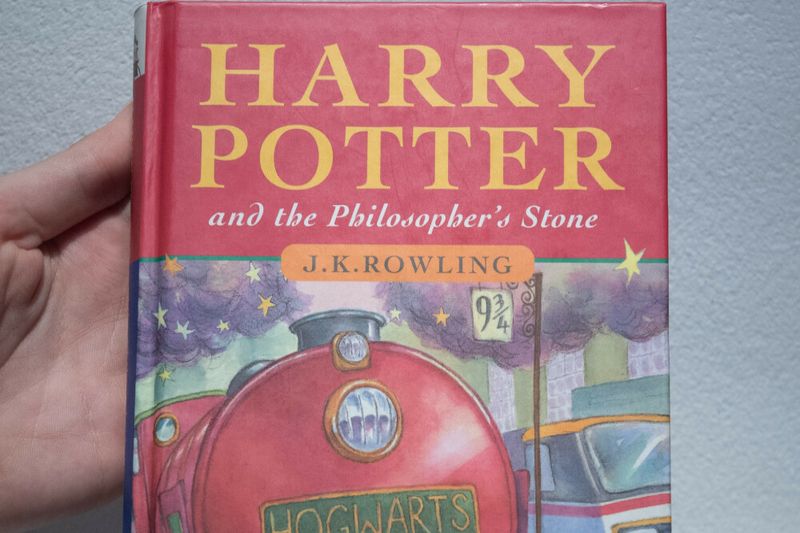 Buku Harry Potter Terbitan Pertama.