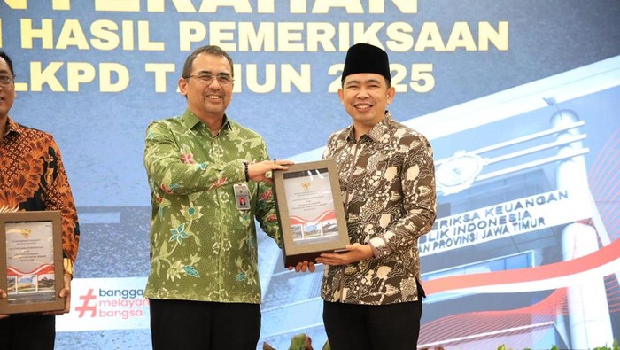 Bupati Jember Gus Fawait menerima opini WTP dari BPK.
