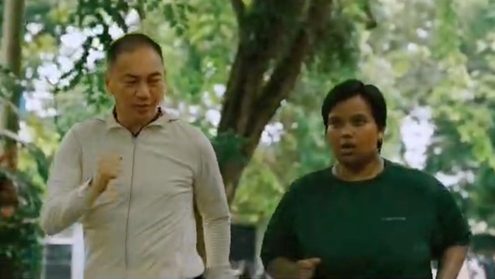 Dinda, gadis asal Riau (kanan) menjadi Brand Ambassador Riau Bhayangkara Run 2026.
