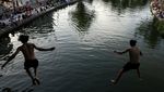 Gelombang Panas Paris, Warga Serbu Canal Saint-Martin
