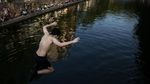 Gelombang Panas Paris, Warga Serbu Canal Saint-Martin