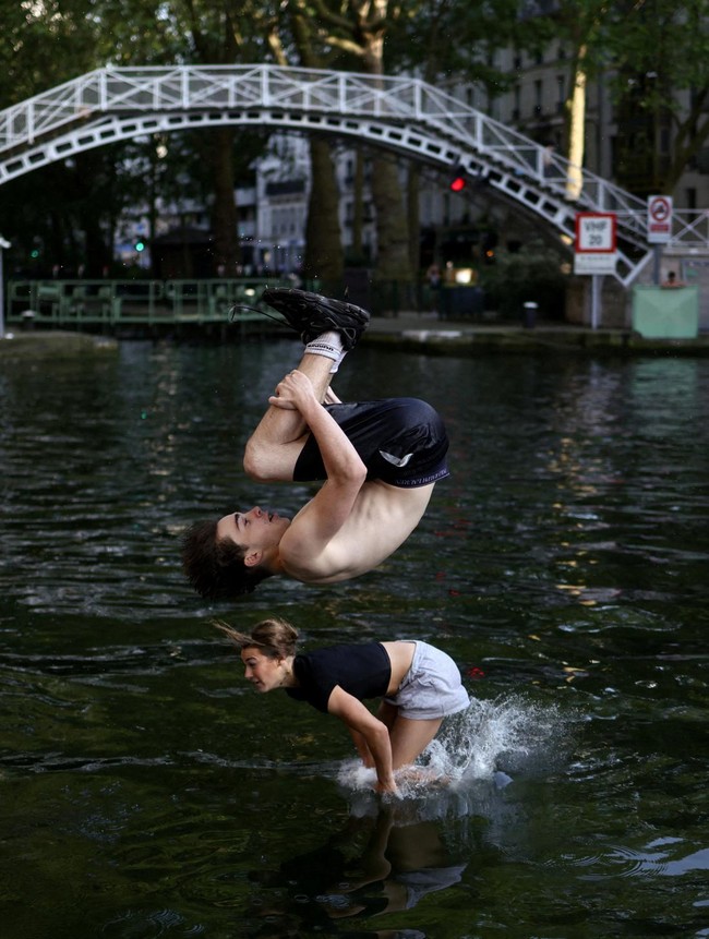 Gelombang Panas Paris, Warga Serbu Canal Saint-Martin