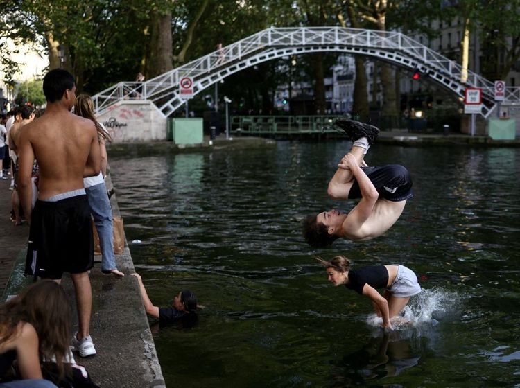 Gelombang Panas Paris, Warga Serbu Canal Saint-Martin
