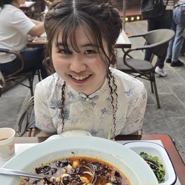 Gracia Caroline Hobi Kulineran, Cicip Makanan Korea hingga China Autentik!