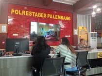 Pria di Palembang Ancam Tebas IRT karena Tak Terima Istrinya Ditagih Arisan