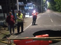 Jalan Lenteng Agung Jaksel Amblas, Pengendara Diminta Hati-hati