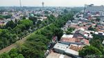 Jalan Amblas di Lenteng Agung Picu Macet Panjang