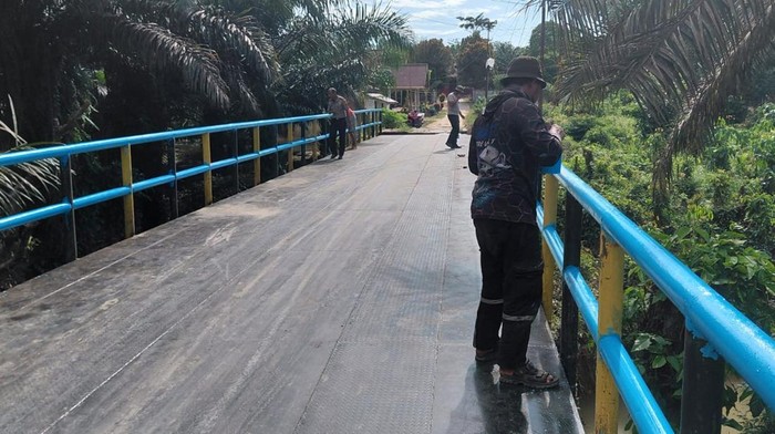 Jembatan Sungai Jalai Dusun Bukit Balam RT/RW 001/002 Desa Lipatkain Selatan, Kecamatan Kampar Kiri, Kampar.
