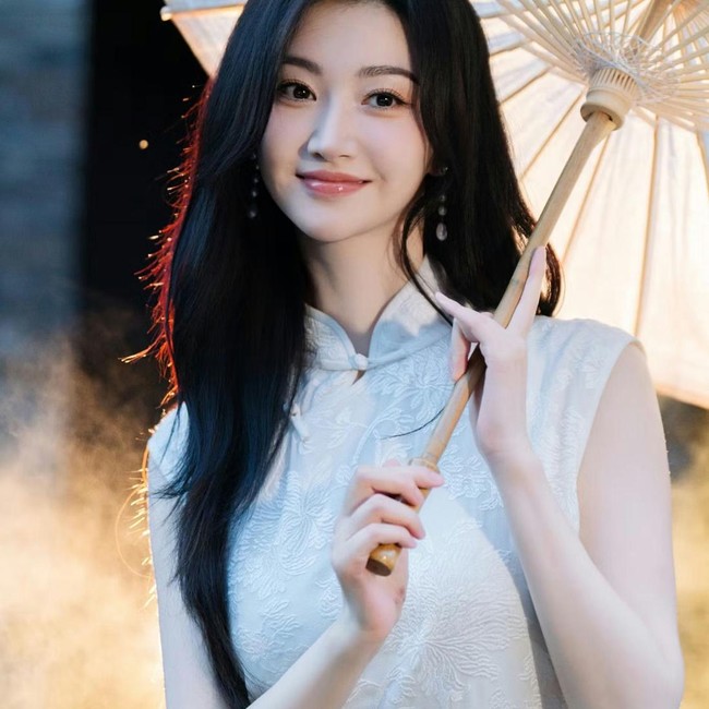 8 Foto Aktris Tercantik Beijing yang Menghilang karena Skandal Ibu Pengganti
