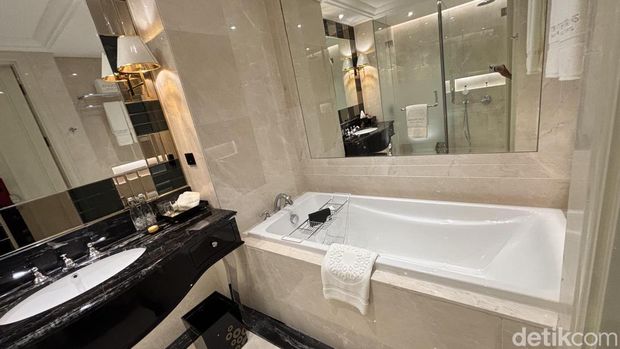 Kamar mewah di The Trans Luxury Hotel Surabaya Kamar mewah di The Trans Luxury Hotel Surabaya