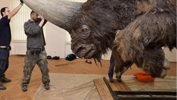 Inilah Unicorn Siberia, makhluk bertanduk seberat 4 ton dan setinggi 6 kaki yang hidup di Bumi sekitar 40.000 tahun yang lalu. Menakutkannya, manusia mungkin pernah bertemu dengannya. Foto: Boredpanda