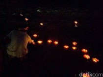 Potret Larung Pelita di Sungai Progo Borobudur Magelang